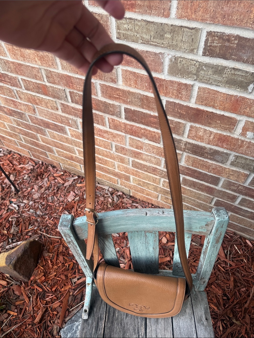 Tory Burch Serif T Leather Cognac Pebble Leather Crossbody Saddle Bag - Picture 9 of 14